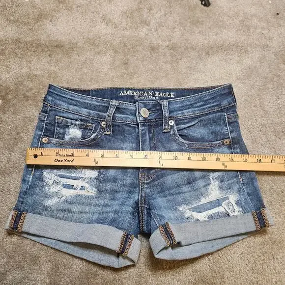 American Eagle Outfitters AEO Midi Jean Shorts Super Super Stretch Size 2 - Picture 3 of 8